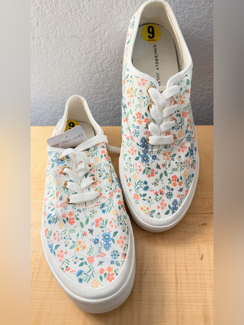 Sincerly Jules Women's Floral Canvas Sneakers - White with Multicolor Print